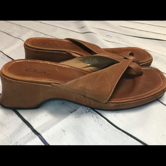 ✨ FEATURED DEAL ✨ Clark’s Brown Leather Sandals - Picture 2 of 5